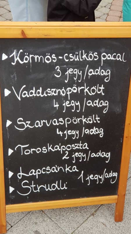 Káposztás pucóka, strudli, almás lepény, vaddisznó pörkölt - Néhány különlegesség a kínálatból