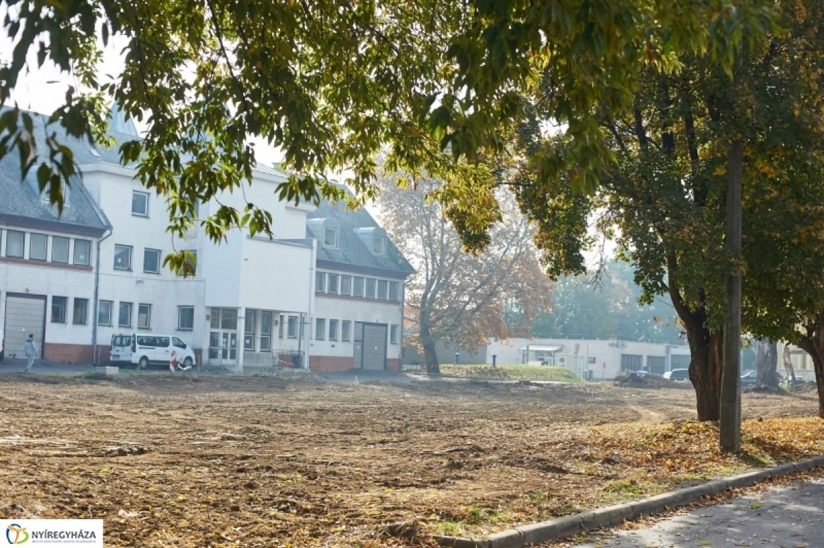 Parkolóház épül a kórházban