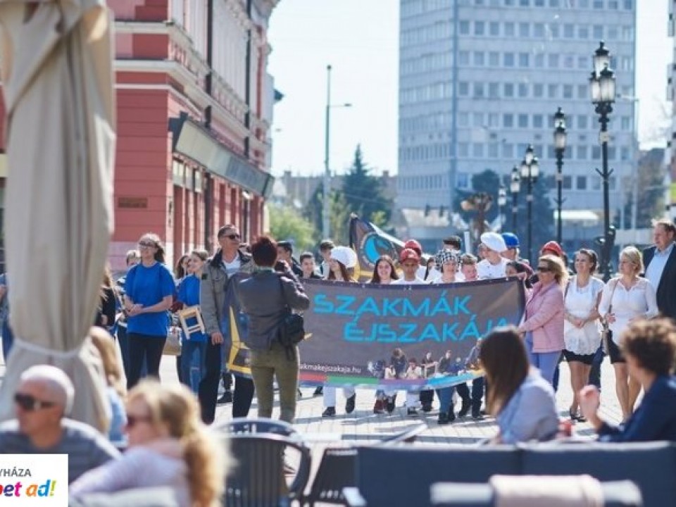 Próbáld ki, csináld meg, ismerd meg! – Április 12-én Szakmák Éjszakája! 
