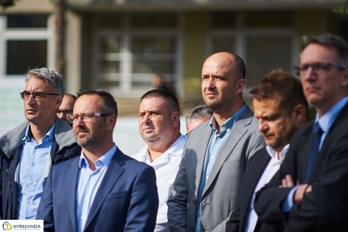 Parkolóház épül a kórházban