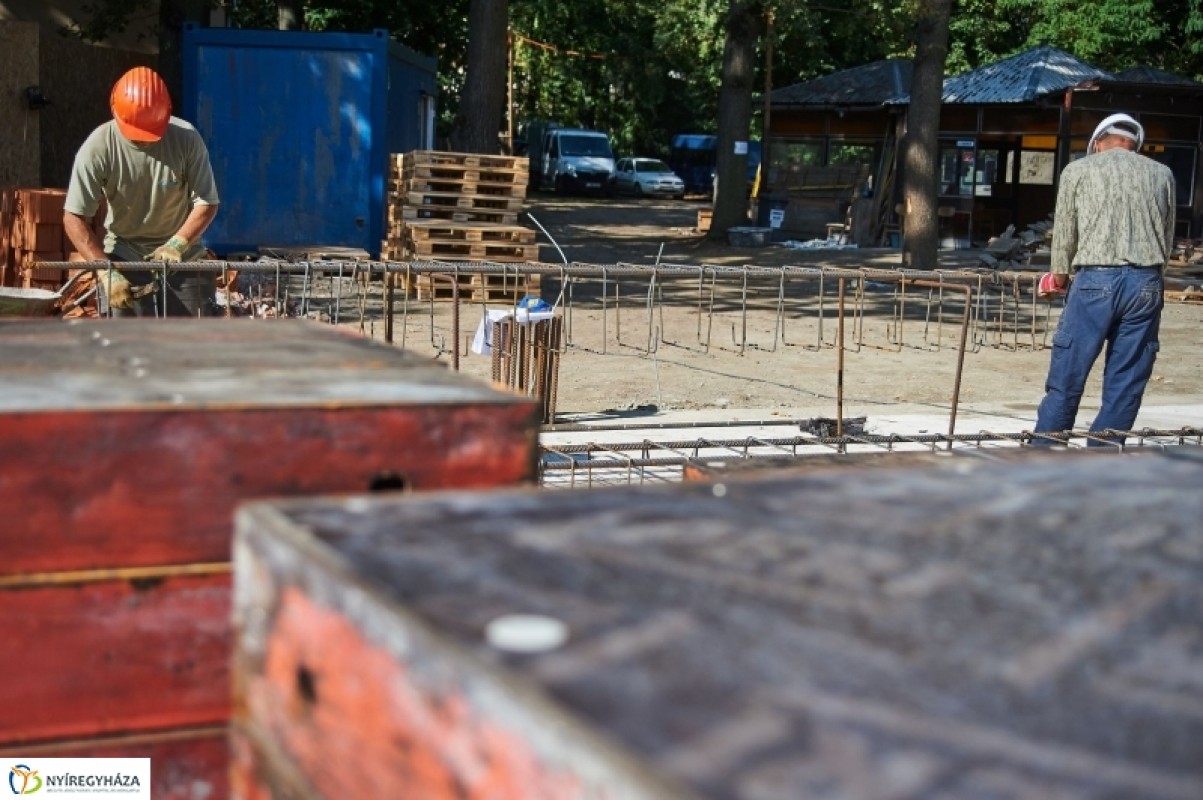 PANGEA ÖKOCENTRUM ÉS SZÁLLODA ÉPÜL AZ ÁLLATPARKBAN