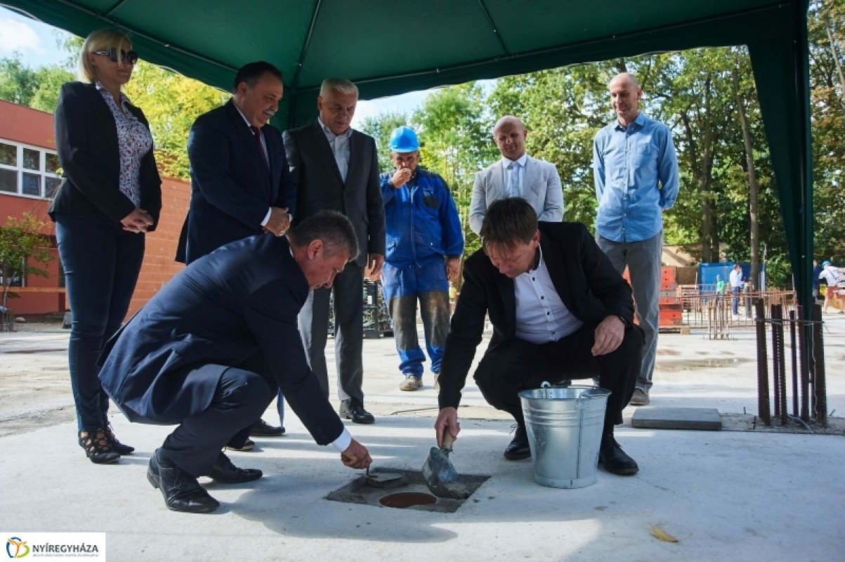 PANGEA ÖKOCENTRUM ÉS SZÁLLODA ÉPÜL AZ ÁLLATPARKBAN