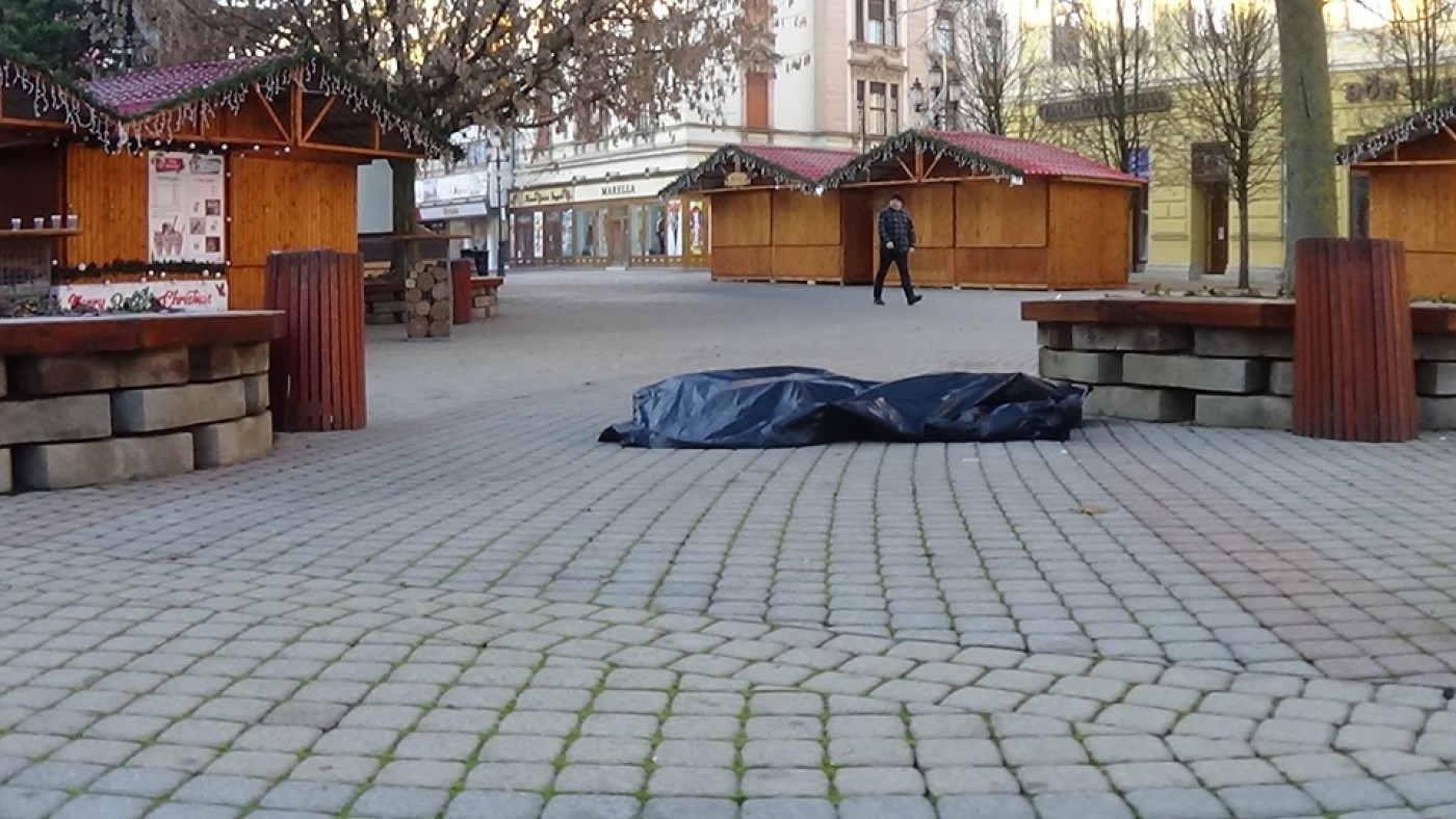 Meghalt egy nyíregyházi férfi a Kossuth téren