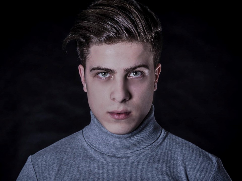 NAGY RICSI ÚJ VIDEÓKLIPPEL ÉRKEZIK