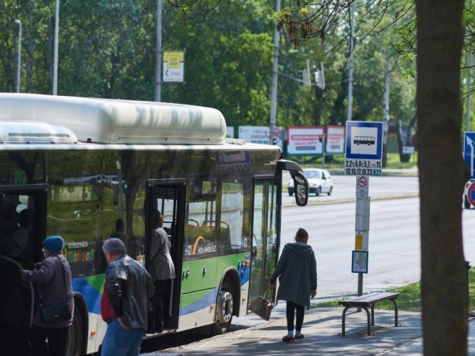 Buszos kapcsolatok a városrészek között: friss térképek az új, átmeneti menetrendhez