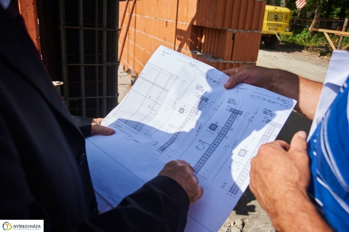 PANGEA ÖKOCENTRUM ÉS SZÁLLODA ÉPÜL AZ ÁLLATPARKBAN
