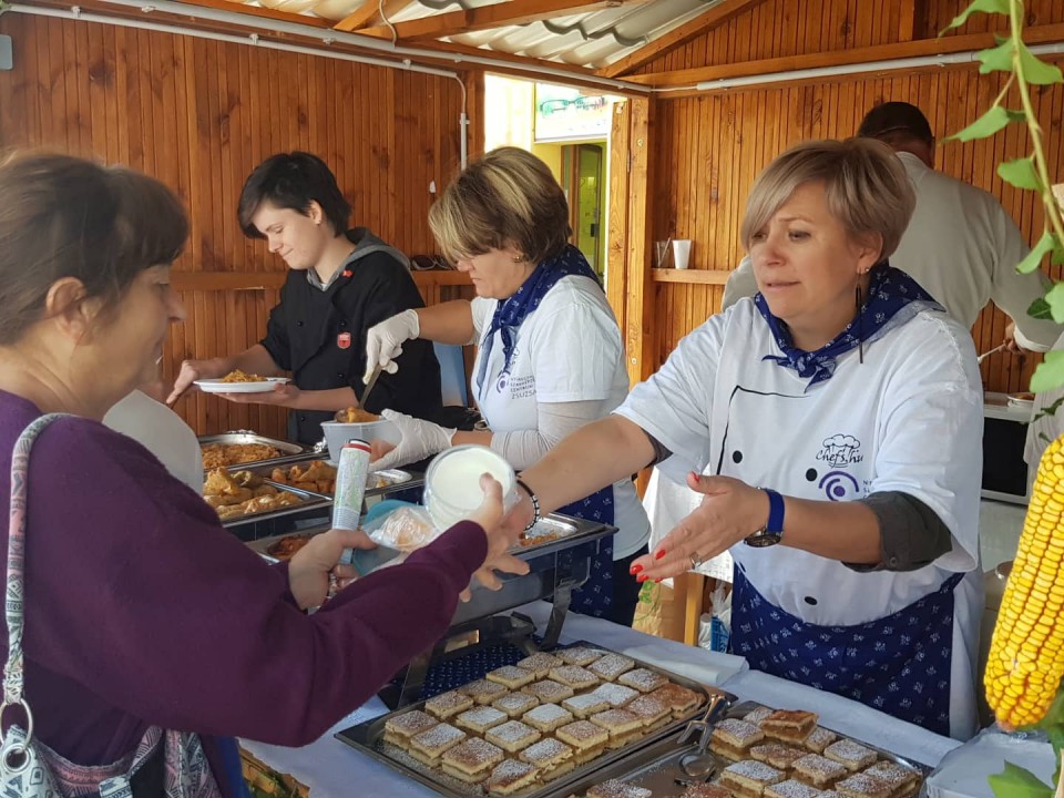 Tirpák Fesztivál képekben! - Vasárnap 4000 szelet tortát osztanak ki