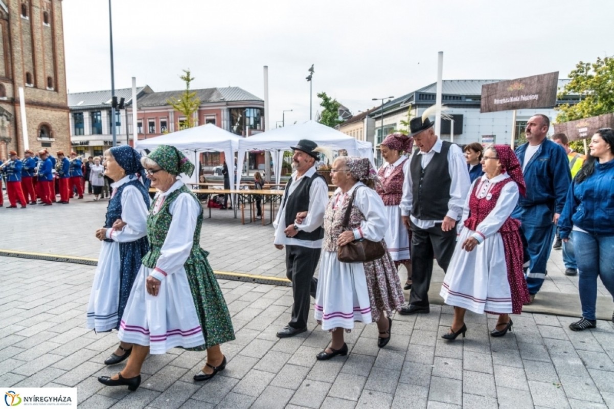 Fantasztikus hangulat vár a Kossuth téren! Indulás a Tirpák Fesztiválra!