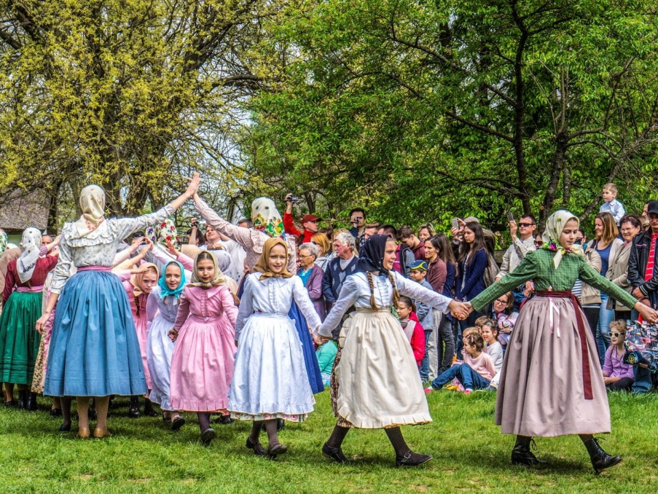 FALUSI MAJÁLIS A SKANZENBEN - GALÉRIA
