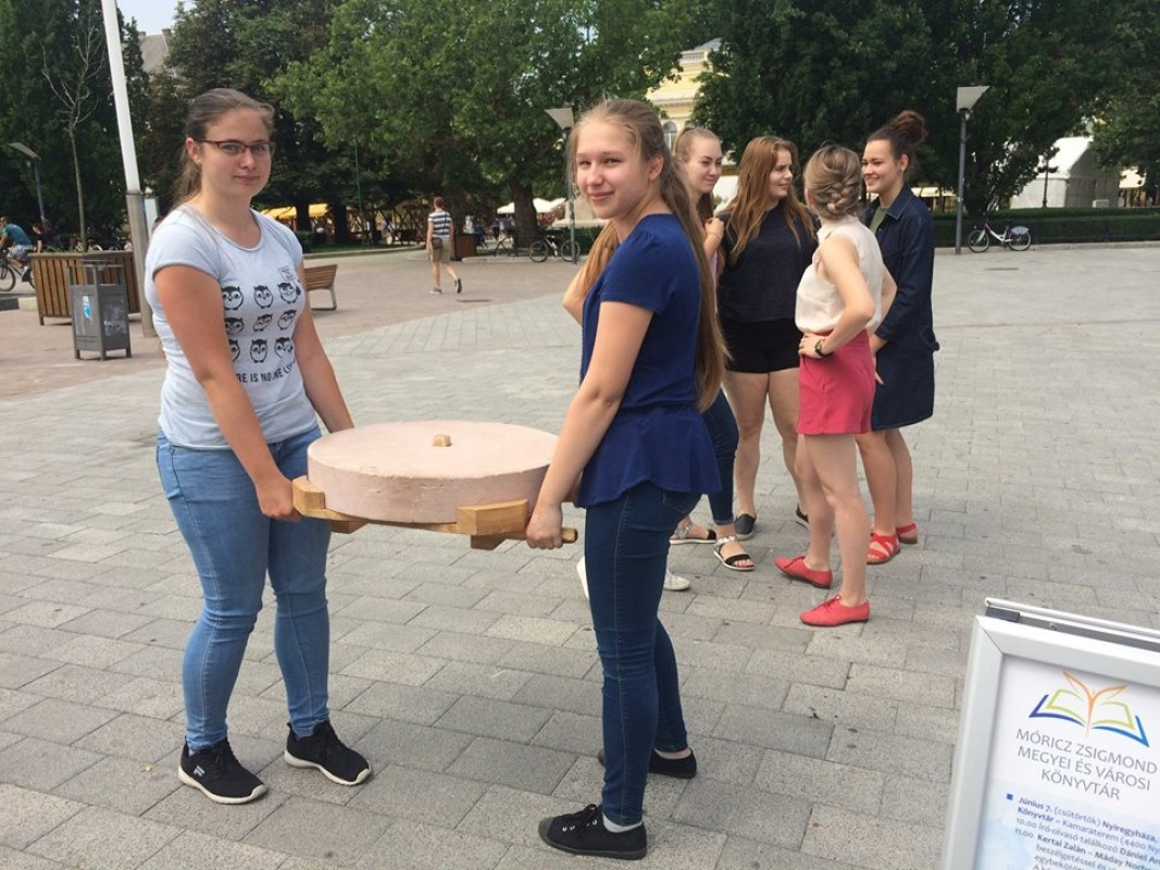 Rendhagyó magyaróra a Kölcseyben