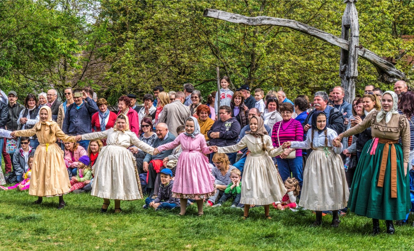 FALUSI MAJÁLIS A SKANZENBEN - GALÉRIA
