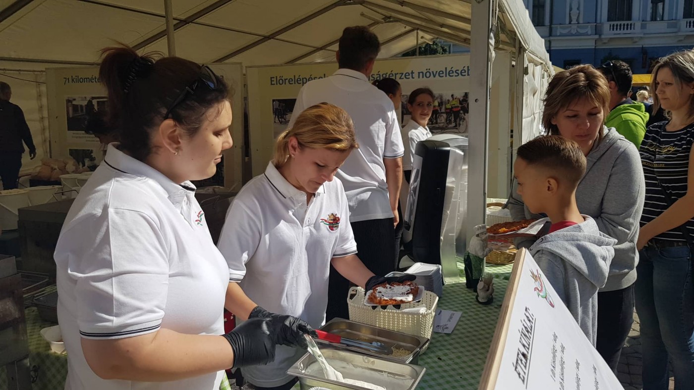 Tirpák Fesztivál képekben! - Vasárnap 4000 szelet tortát osztanak ki