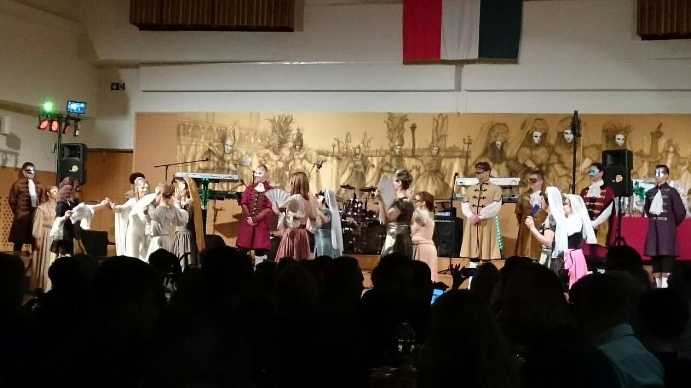 Fergeteges bál a Kodályban!