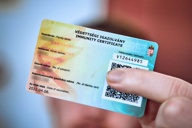 PCR teszt vagy oltási igazolvány kell az ausztriai munkavállaláshoz