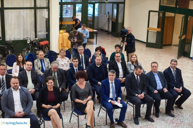 Szélessávú internet és WIFI-pontok segítik a szakképzést