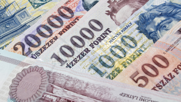 Tartósan nőnek a bérek 2022-ben