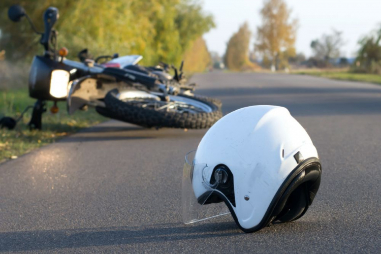 Őzzel és autóval is ütközött a motoros Nyírteleknél, belehalt sérüléseibe