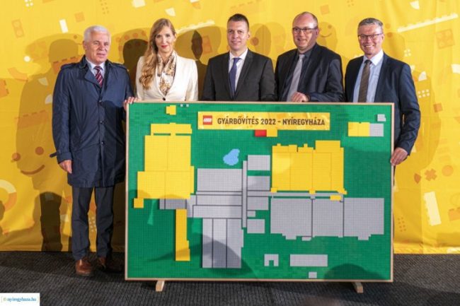 Tető alá kerültek a LEGO új üzemcsarnokai