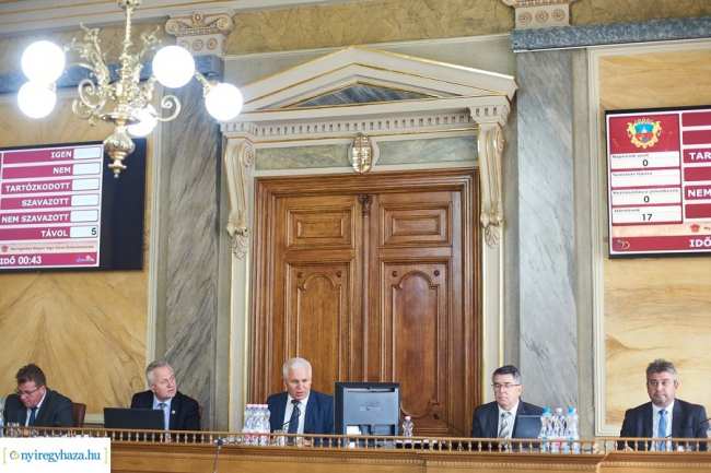 Közgyűlés – Több mint 20 napirendi pontról döntöttek a képviselők