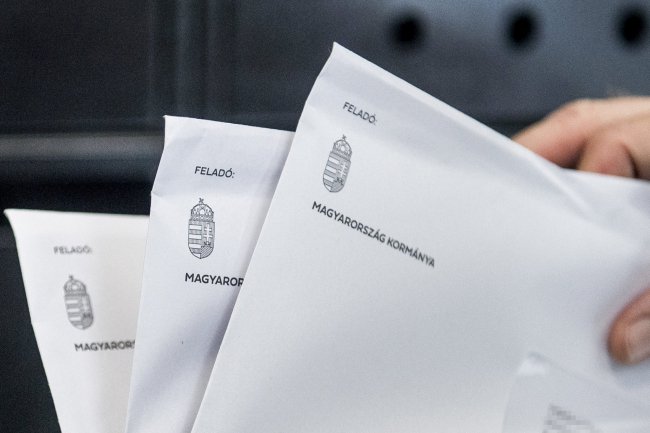 Hét kérdés lesz a nemzeti konzultációban, a gázszankciók biztosan terítékre kerülnek