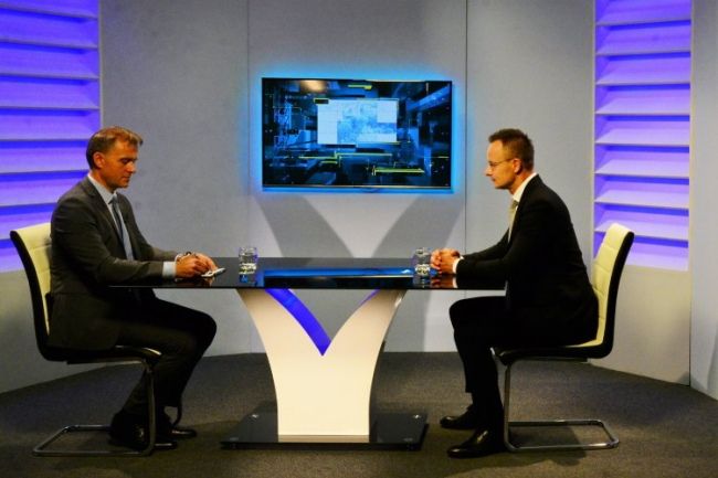 Exkluzív miniszteri interjú: Szijjártó Péter volt a Nyíregyházi Televízió stúdiójának vendége