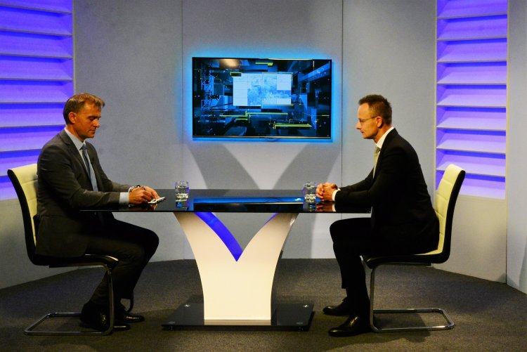 Exkluzív miniszteri interjú: Szijjártó Péter volt a Nyíregyházi Televízió stúdiójának vendége