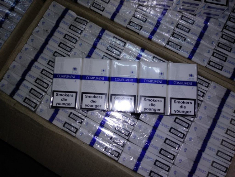 Csaknem kétszáz liter alkoholt és több mint ezer doboz cigarettát foglalt le a NAV