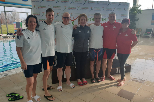 Halmozták az érmeket a Nyíregyházi Sportcentrum szenior úszói Törökbálinton