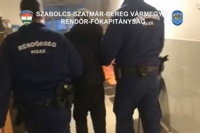 Három elfogatóparancs után kattant a bilincs