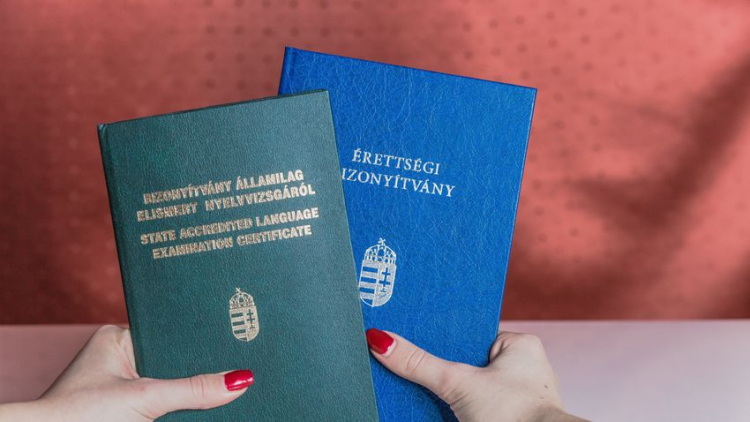 Átalakul a pontrendszer, nem lesz kötelező a nyelvvizsga