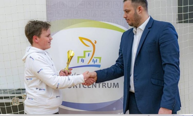 Fiatal kosaras lett a hónap sportolója