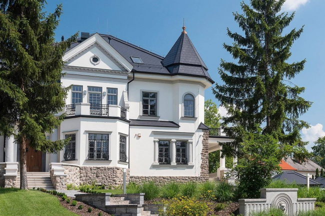Április 1-én nyit a Bencs Villa!