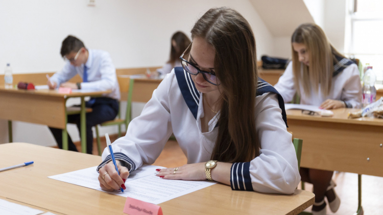Ennyi pontot szerezhettek az érettségi írásbeli és szóbeli vizsgáján az egyes tárgyakból 2023-ban