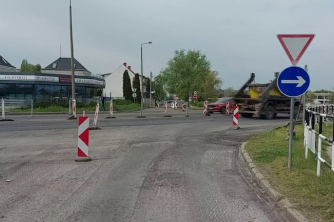 Zajlanak a munkálatok a Belső körút és László utcai kereszteződésben