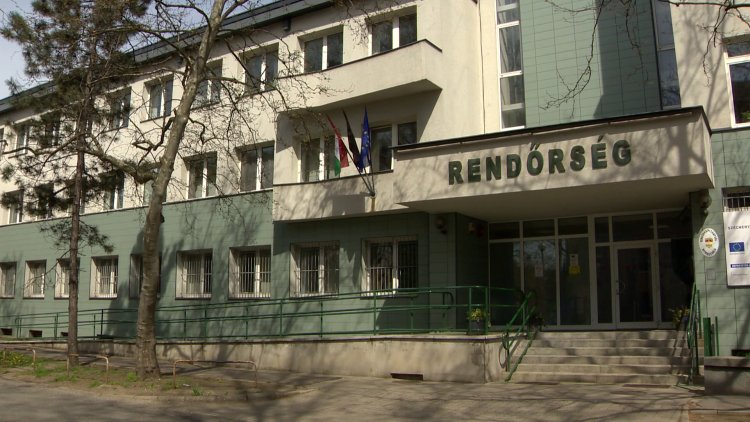 Tragédia – Napokig autózott halott gyermekével a nyíregyházi nevelőanya