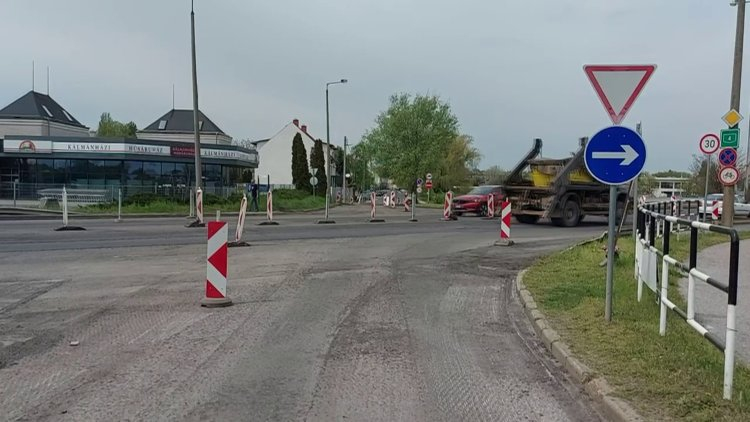 Zajlanak a munkálatok a Belső körút és László utcai kereszteződésben