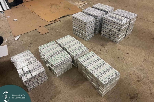 Több mint hétmillió forint értékű csempészett cigarettát foglalt le a magyar-ukrán zöldhatáron a NAV