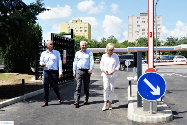 Korszerűbbé vált a temető bejárata