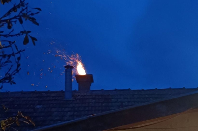 Lerakódott égéstermék gyulladt meg