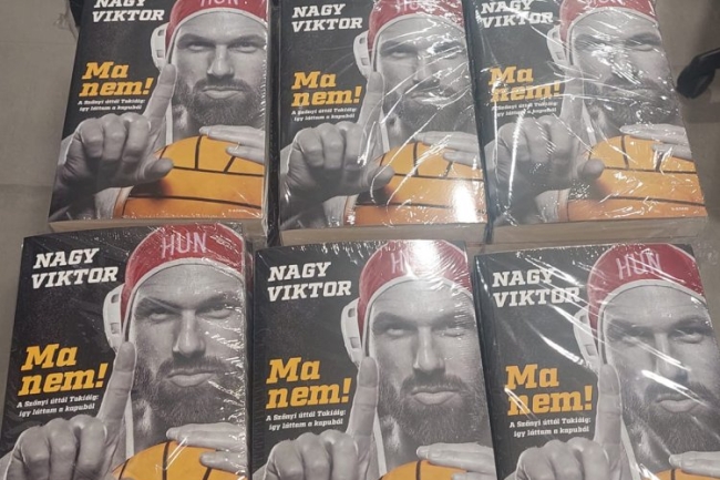 Szeretnél egy közös fotót a világbajnok kapussal? A könyvbemutatón megteheted!