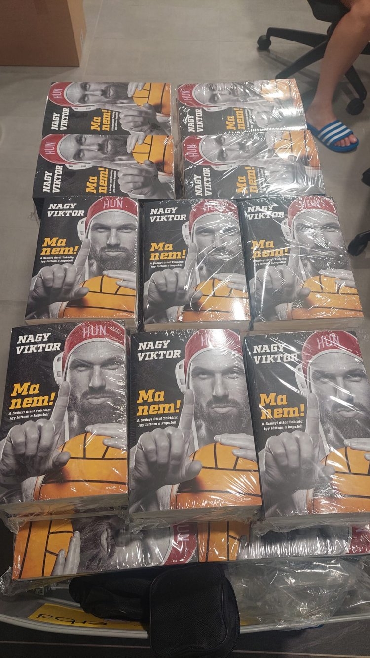 Szeretnél egy közös fotót a világbajnok kapussal? A könyvbemutatón megteheted!