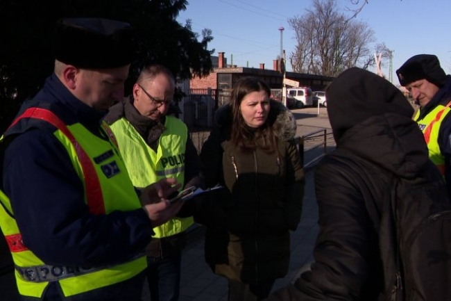 Csellengők – Iskolakerülő diákokat igazoltattak a rendőrök az állomáson