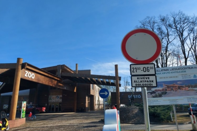 Nem lesz tovább versenypálya az állatpark parkolójából