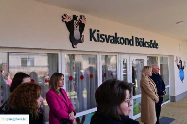 Átadták a Honvéd utcai bölcsődét