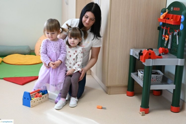 Átadták a 11. önkormányzati bölcsődét Nyírszőlősön, be is teltek a helyek