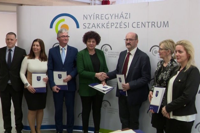 Okleveles technikusképzés: együttműködés a Szakképzési Centrum és az egyetem között