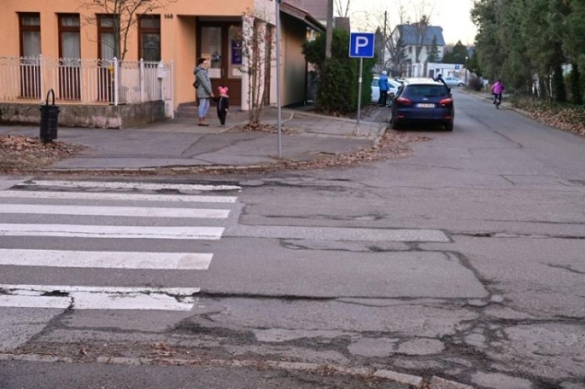 A tervezett ütemben halad az Ószőlő utca felújítása