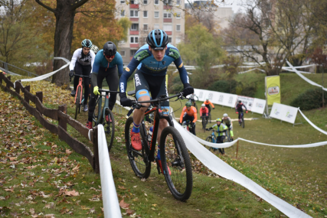 Kerékpárosok hódítják meg a Robinson-dombot!