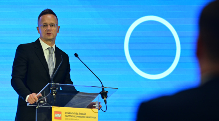 Szijjártó Péter:  A kormány elkötelezett Nyíregyháza fejlesztése mellett