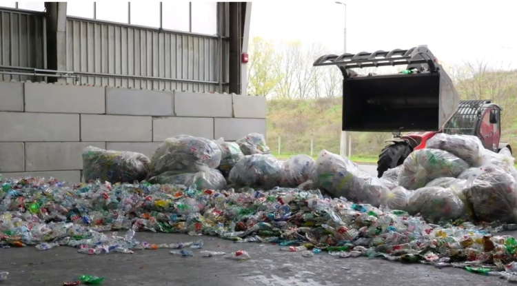 Így működik a Nyíregyházi Hulladékkezelő Központ szelektív válogatórendszere